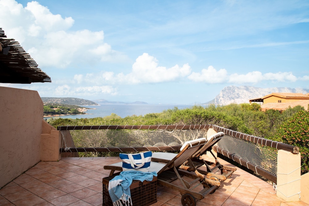 Breeze of the Coast by Wonderful Italy