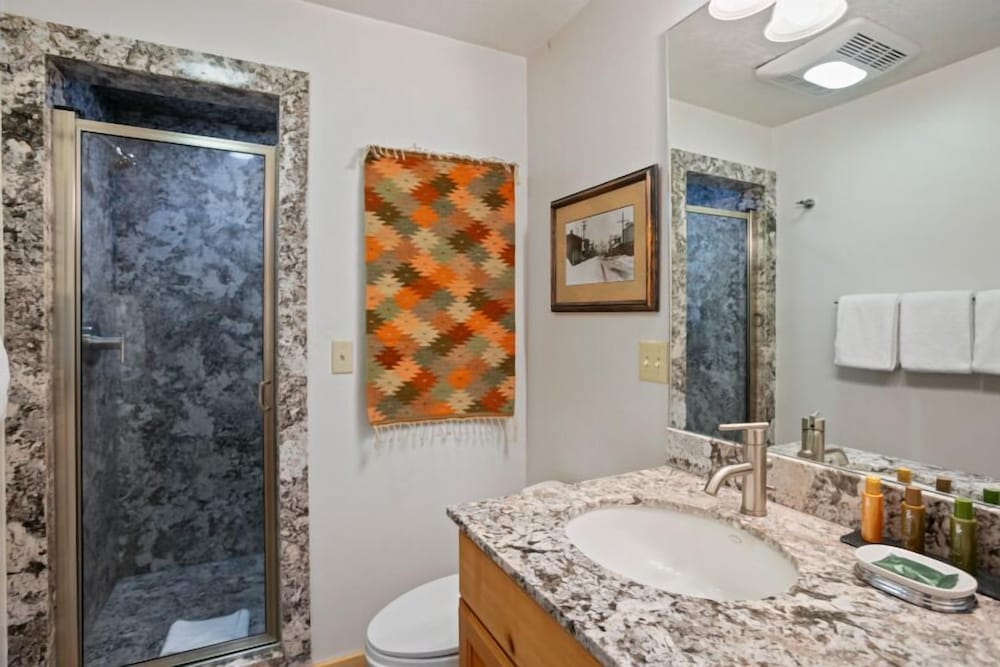 Pine Inn 9 - Two Bedroom with Spa Trail's End Lodge 2 Condo
