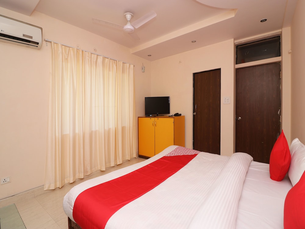 OYO 13884 Holiday Homes