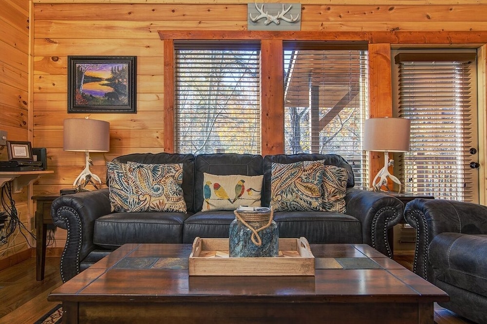 Mountain Romance - 1 Bedrooms, 1 Baths, Sleeps 4 Home by RedAwning