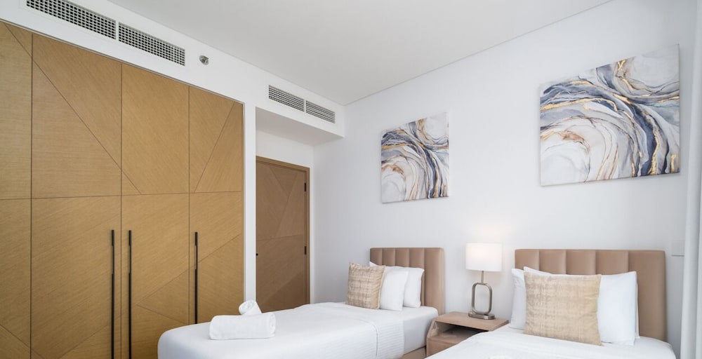 LUX The Creek Palace Residence Suite