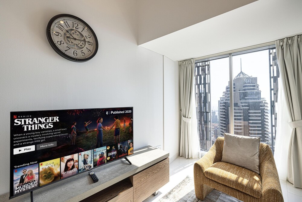 Stunning 1-bed in the Iconic Cayan Tower