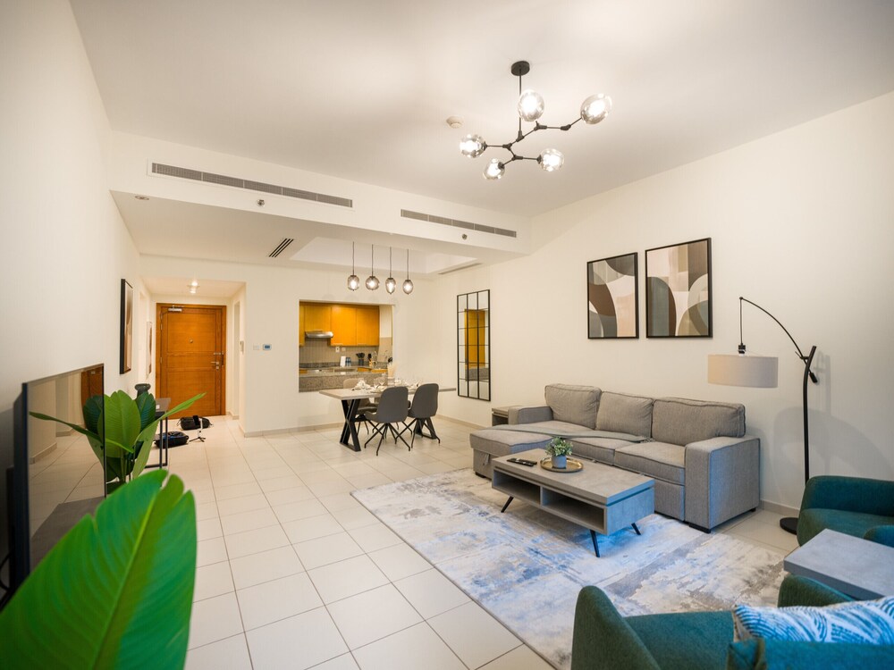 Easygo- Spacious 1bdr Bay Square Busbay