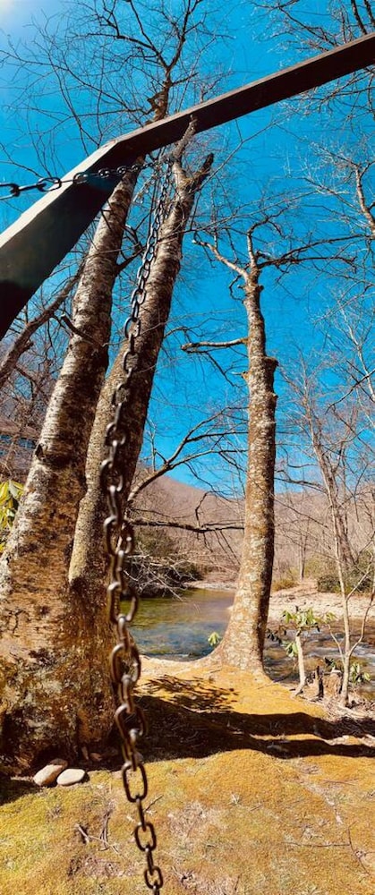 5 BR House- Mt Mitchell Golf Course on the River
