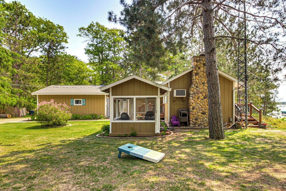 Family Retreat on Cross Lake: Boat, Swim & Relax!