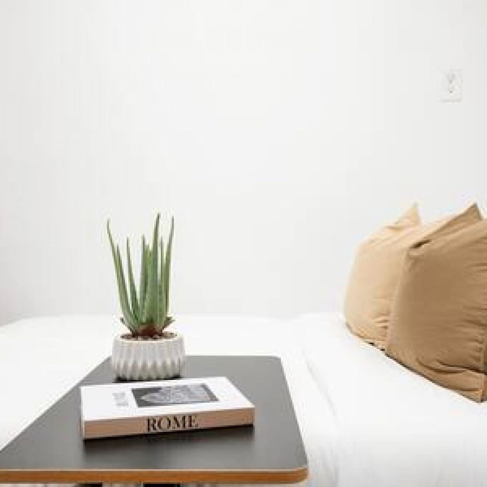 91-2a Stylish 3BR 2bth With W D