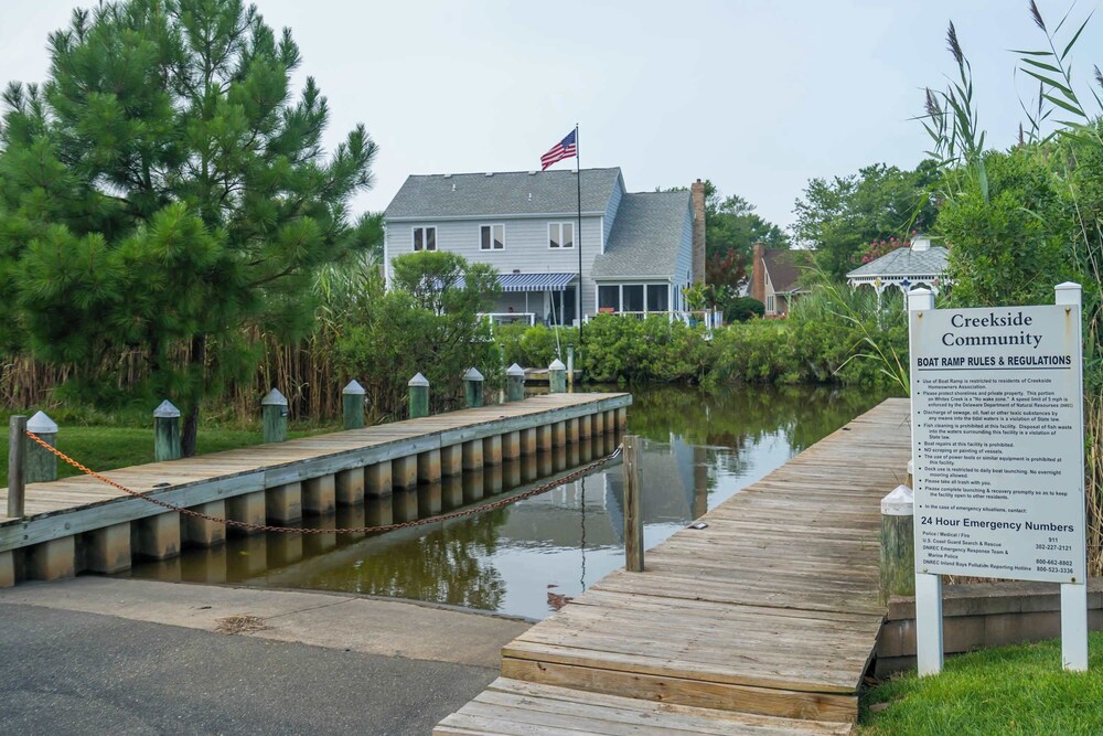 Creekside Getaway Stay for 8
