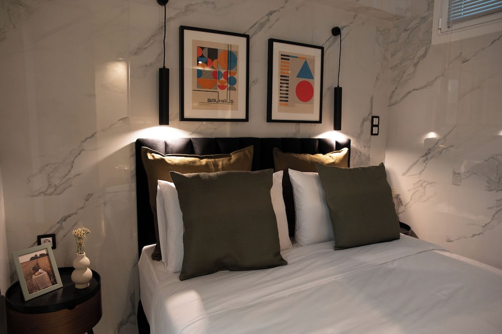 Koukaki Golden Lofts