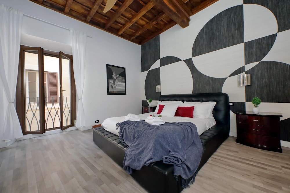 Luxury Navona Apartment