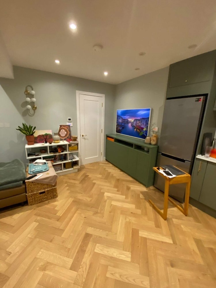 Gorgeous 2BD Flat - 5 Mins to Clapham Junction!