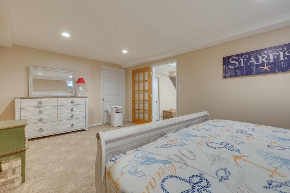 Amazing Rocky Point Retreat Overlooking the Sound! - Property Image 29