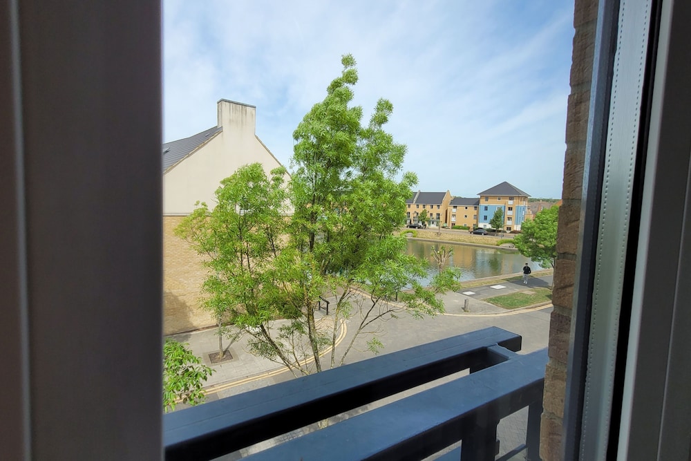 House of 4 Chimneys by Your Lettings UK view 5