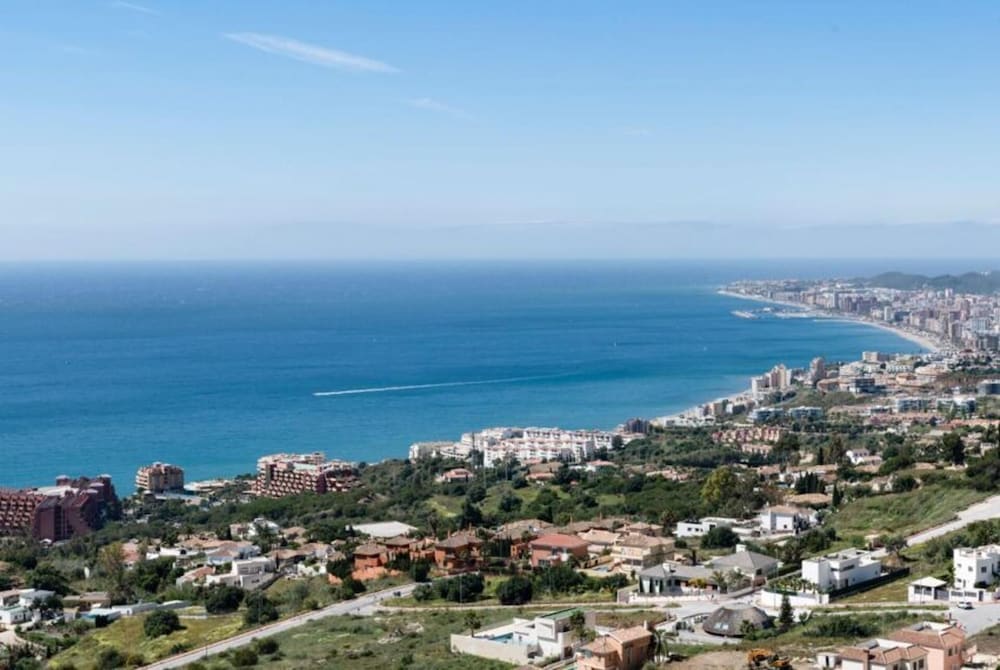 Apartment Sleeps 4 With Gym & Spa
