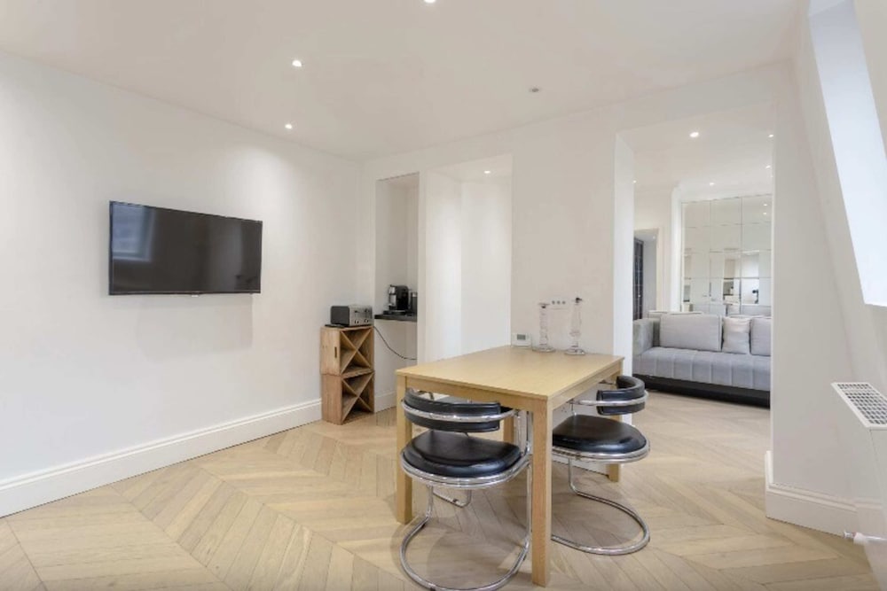 Elegant 1 Bedroom Apartment in South Kensington
