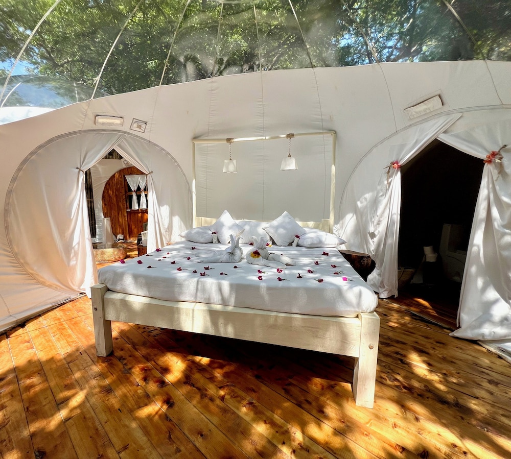 Rock and Sea Resort