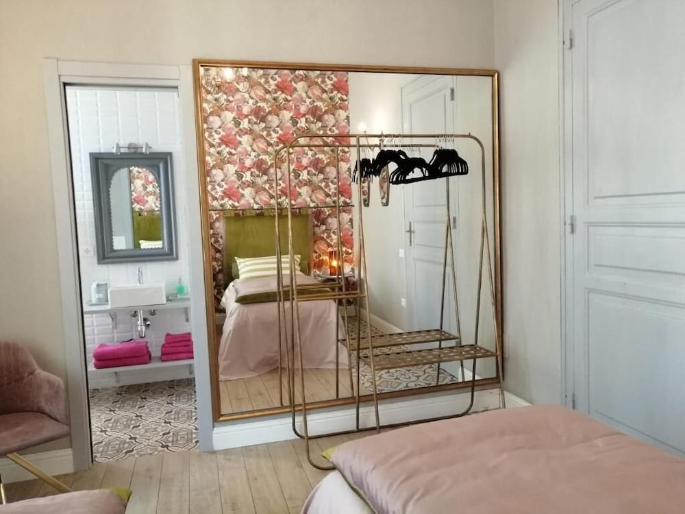 GUESTHOUSE 73