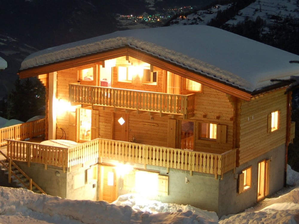 Luxury Chalet with Hot Tub in La Tzoumaz