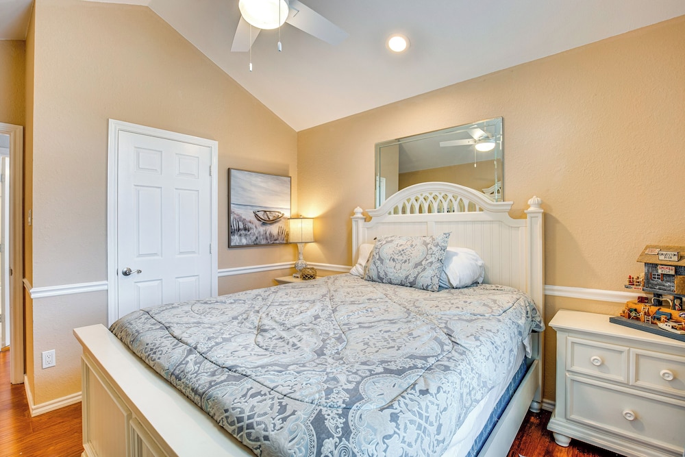 3 Mi to the Star: Spacious Home w/ Yard + Gazebo!