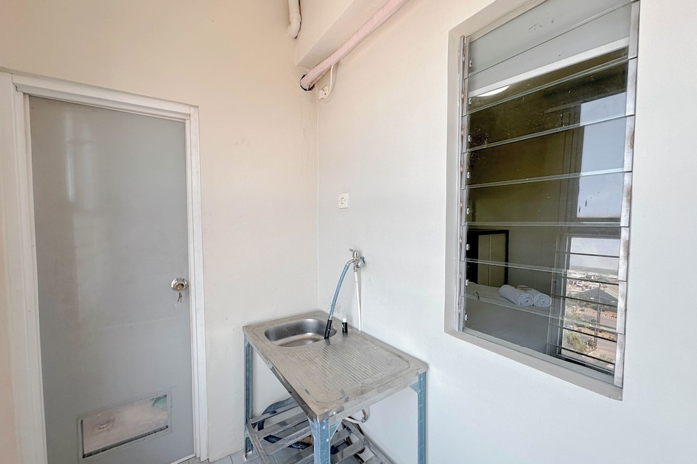 Strategic 2Br Apartment Near Its Campus At Dian Regency