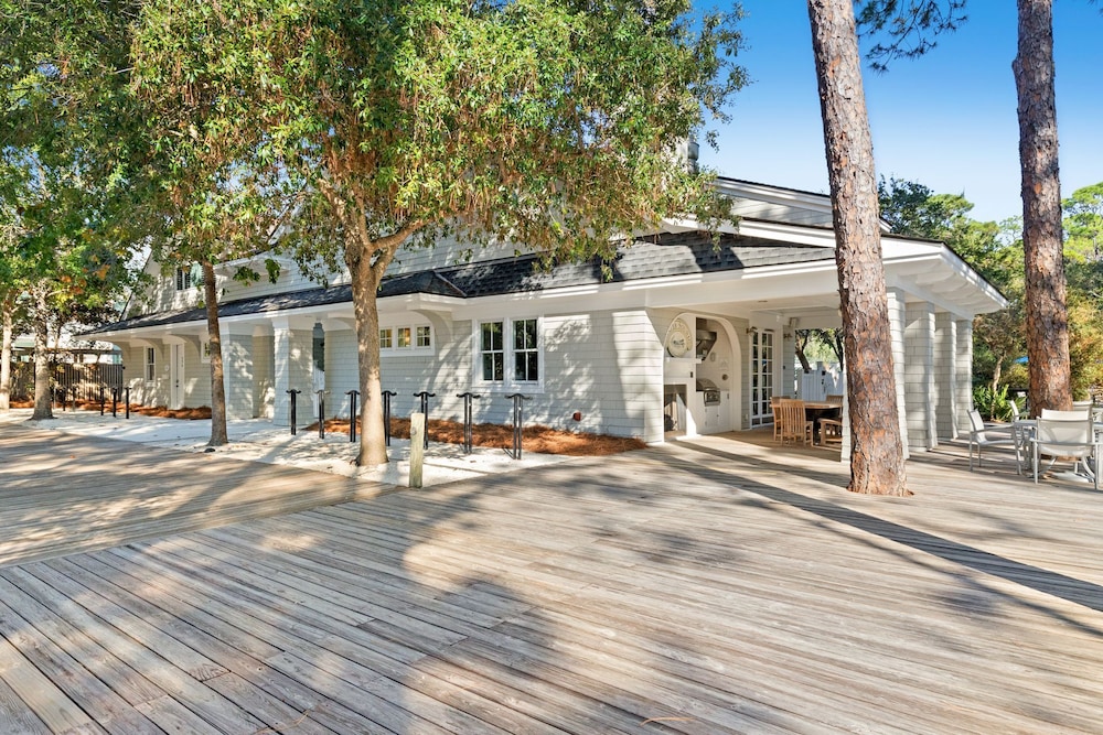 Sea Dlight: 3BR Beach Home Sleeps 10 With 4 Bikes in Watersound West