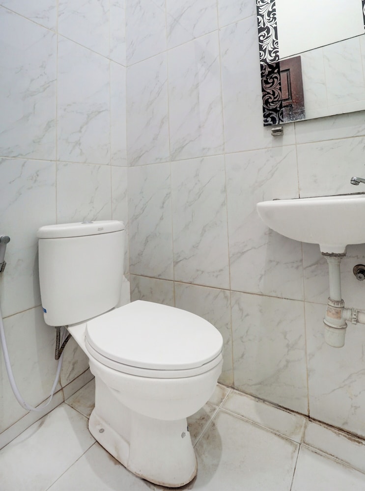 OYO 94818 Sabina House Syariah