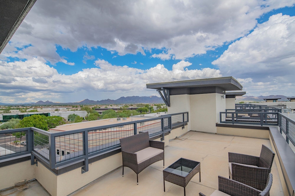ROVE LIVING/KB - Scottsdale Grand