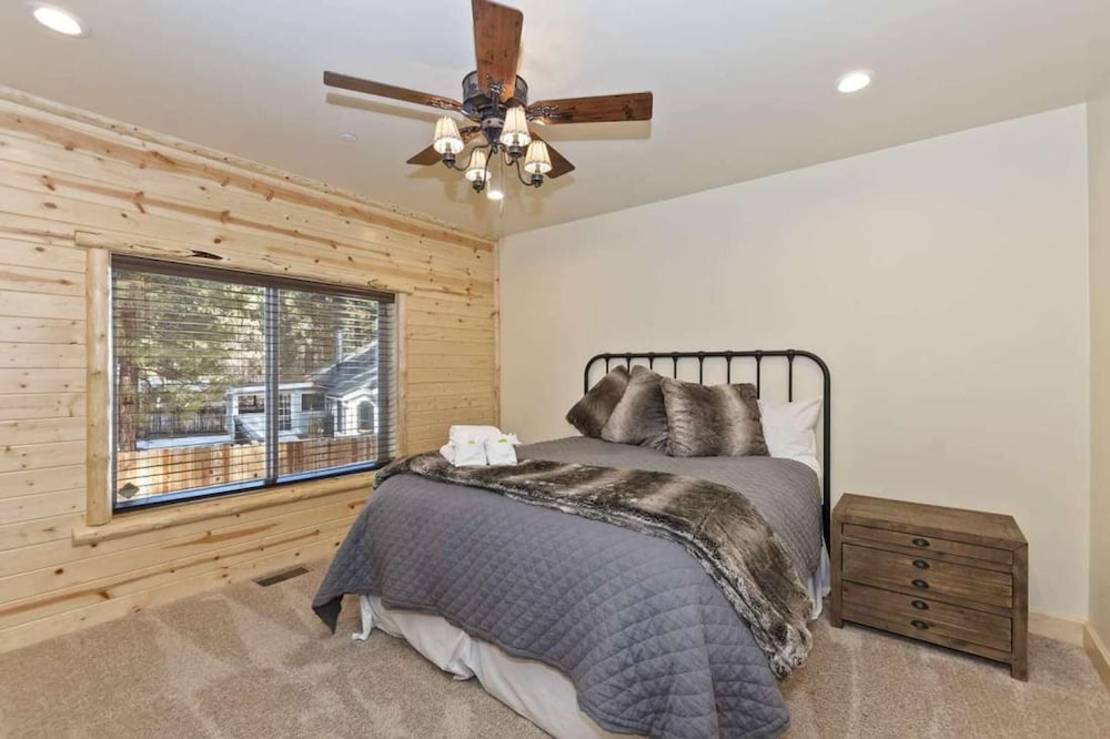 Paradise Pines by Avantstay Beautiful Big Bear Home Only 1 Mile To Snow Summit! view 4