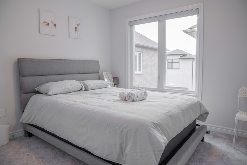 Lovely Bedroom - Image 5