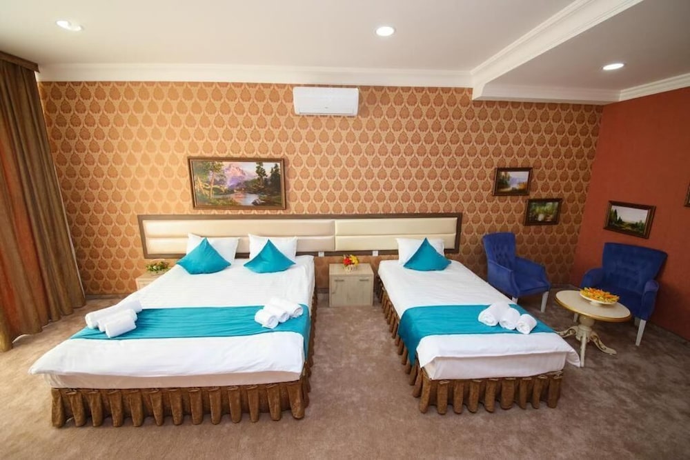 Globus Hotel