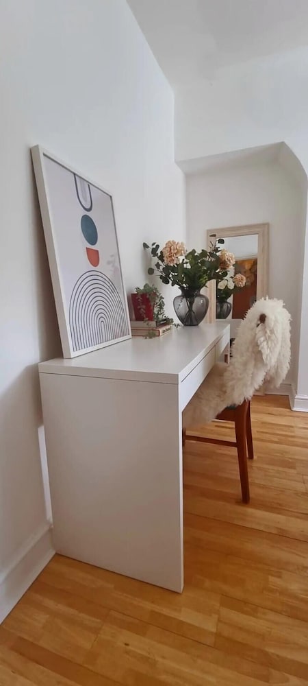 Stylish 3 Bedroom Townhouse in Brockley With Large Garden