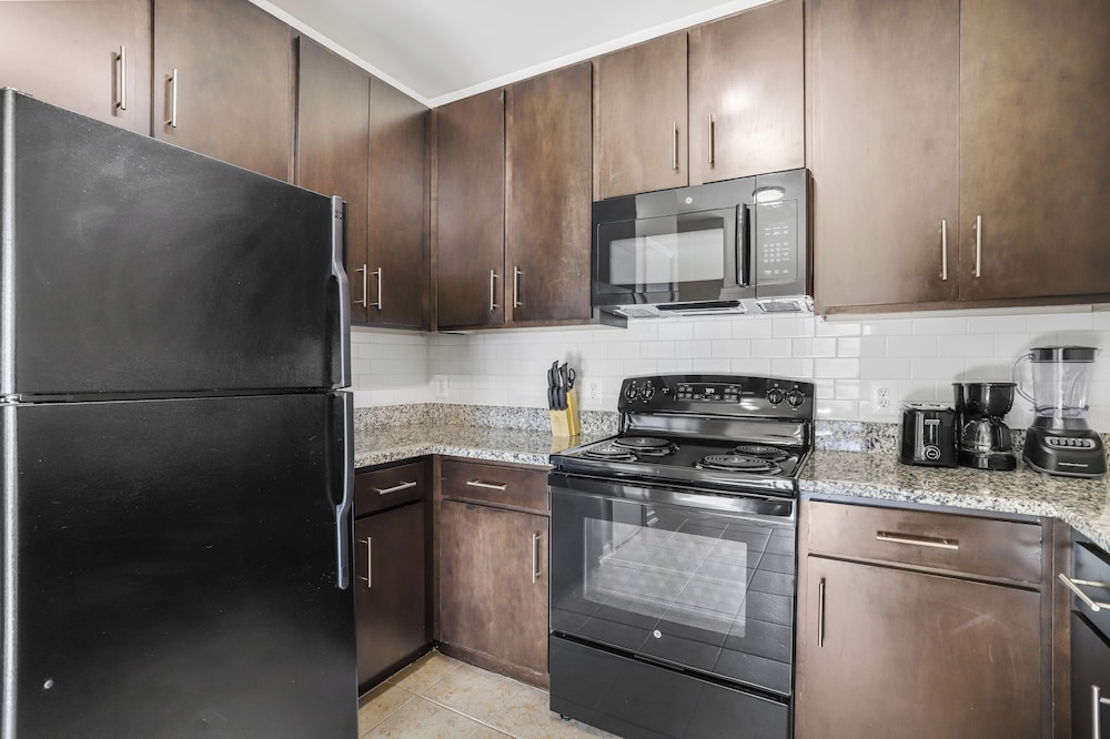 DC Charm in Crystal Apartments