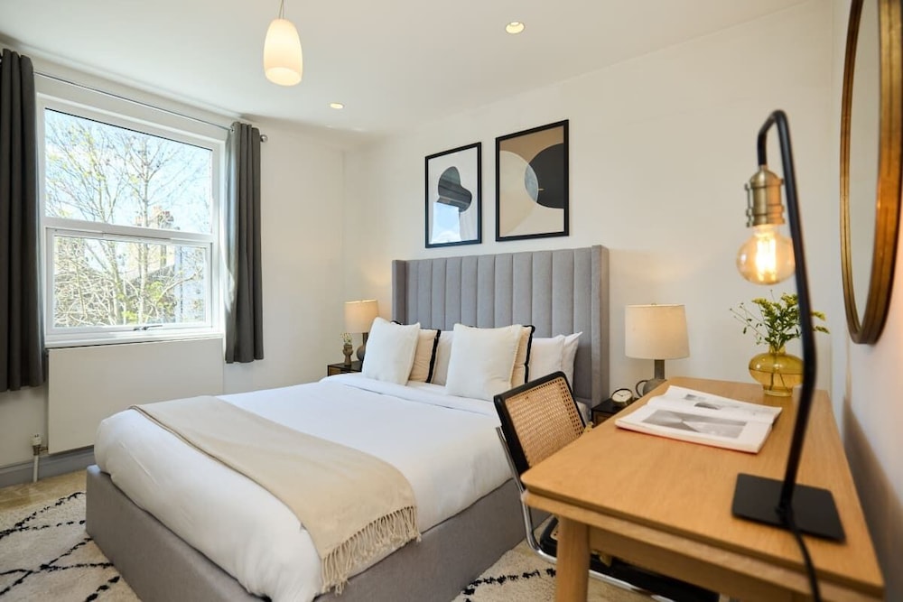 The Leghorn Quarters - Modern 3bdr With Balcony