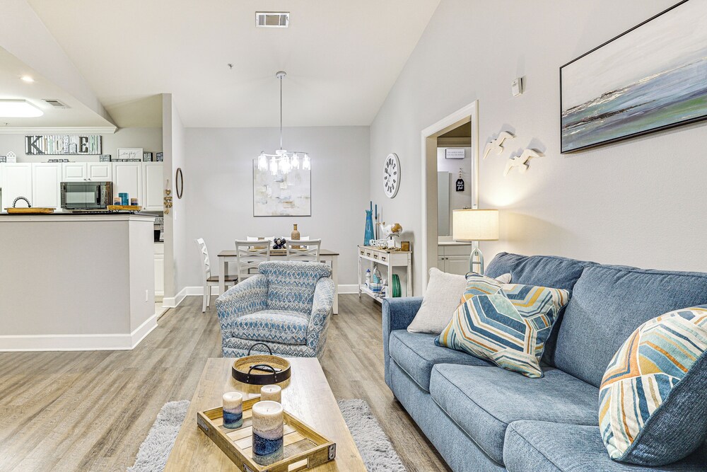 3 Mi to Owa: Modern Condo w/ Resort Pool!