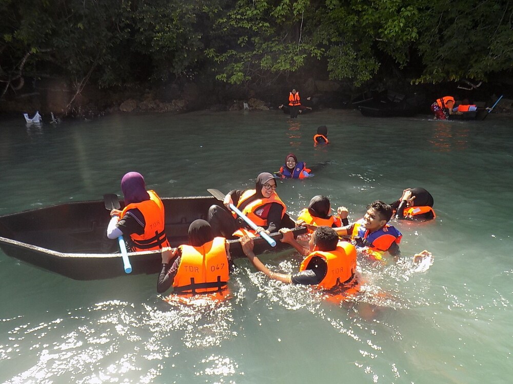 Terapung Hotel & Fish Garden