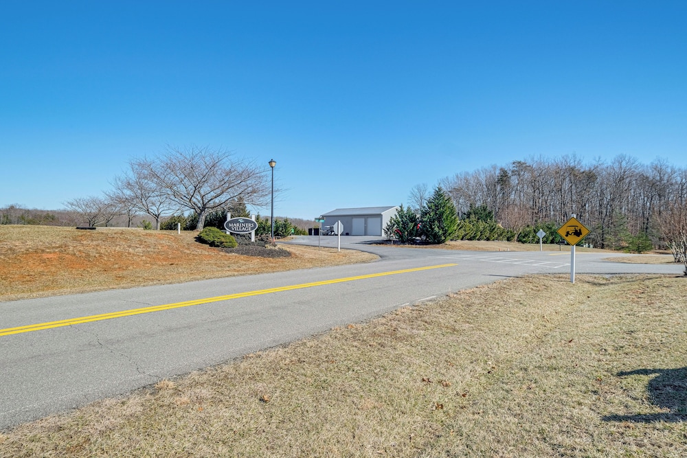 'better Lake Than Never' Huddleston Condo