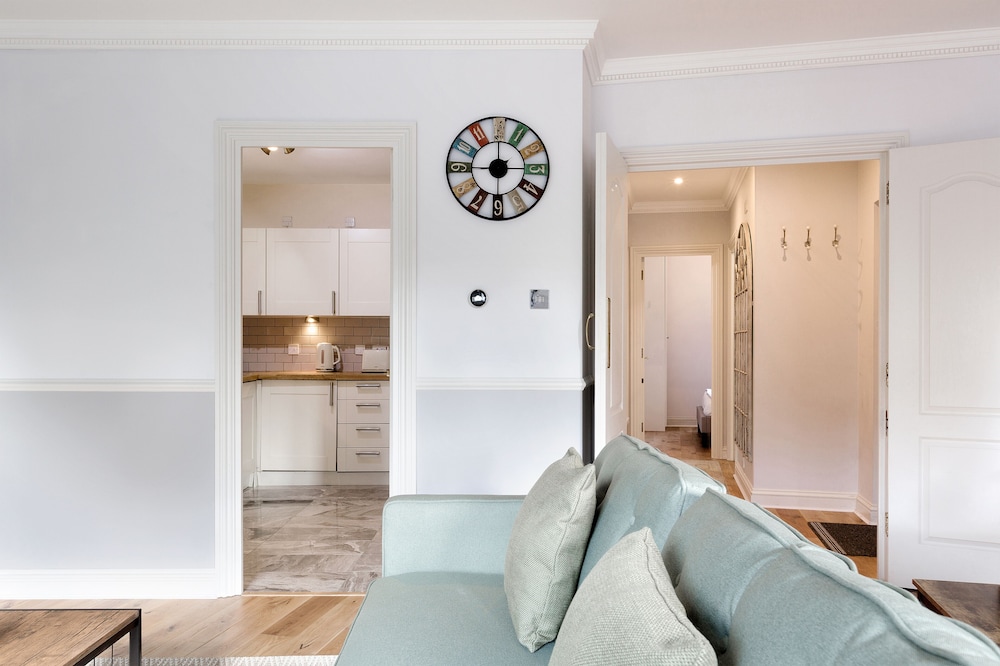 Comfortable 2 Bed Apartment by Tower Bridge