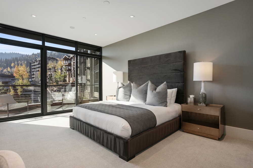 201 - Four Bedroom Argent 4 Condo