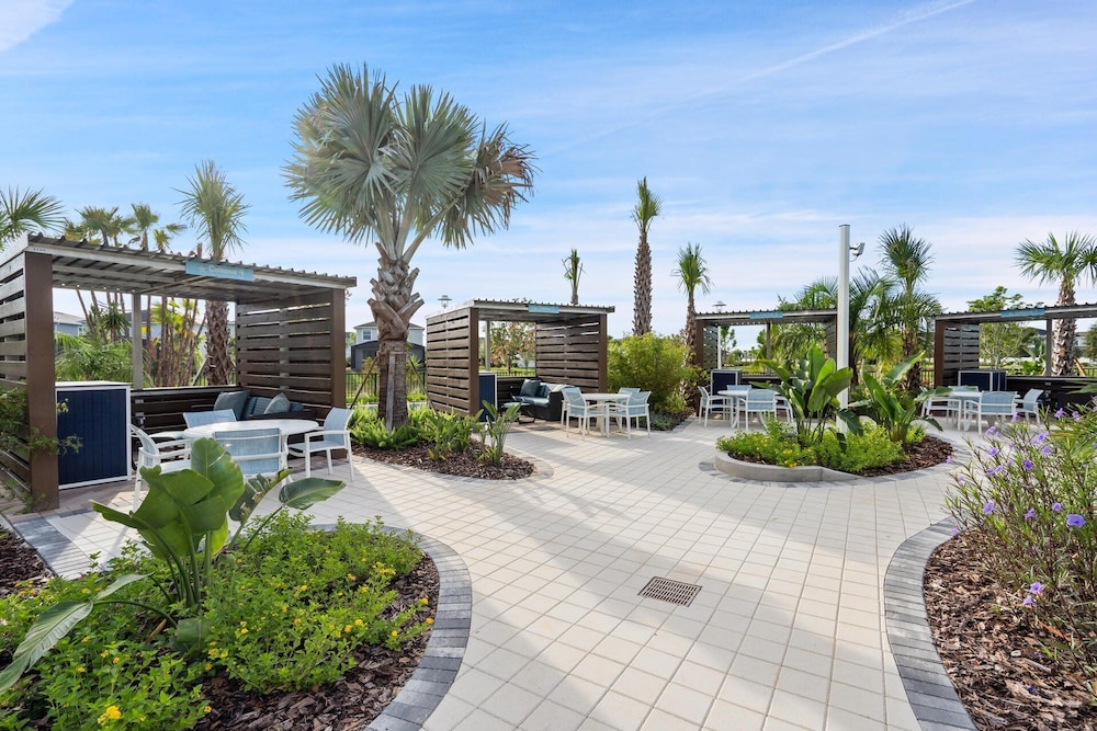 1228 Blue Island Dr