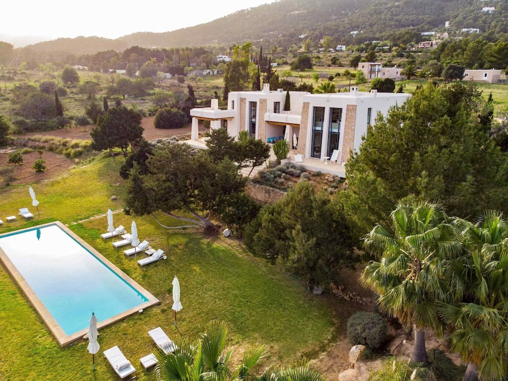 Majestic Villa With Private Pool