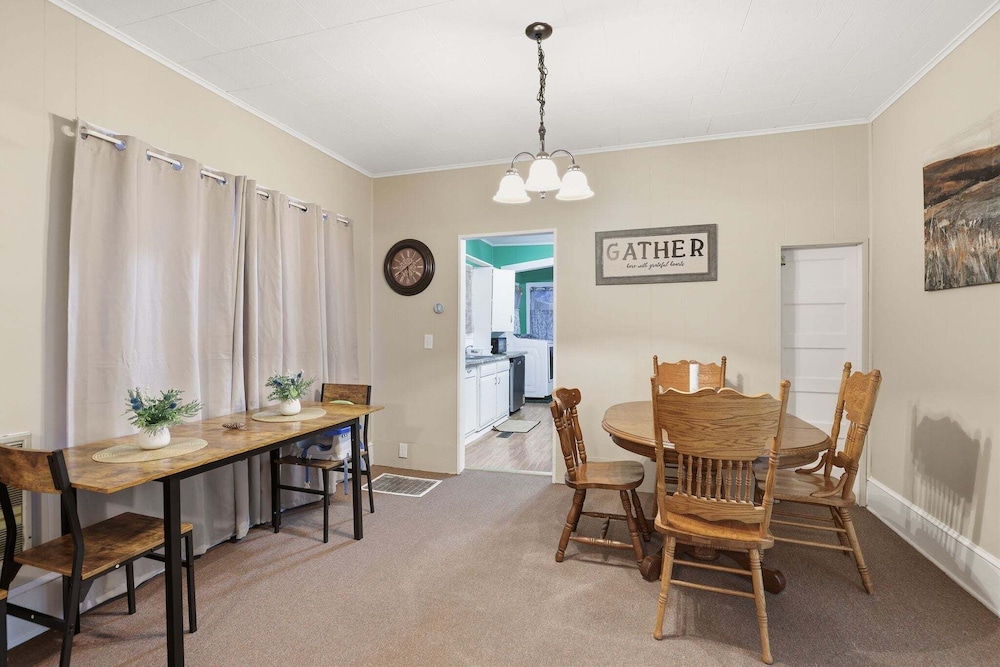 Cozy Matewan Trail Stay 3 Bedroom Home
