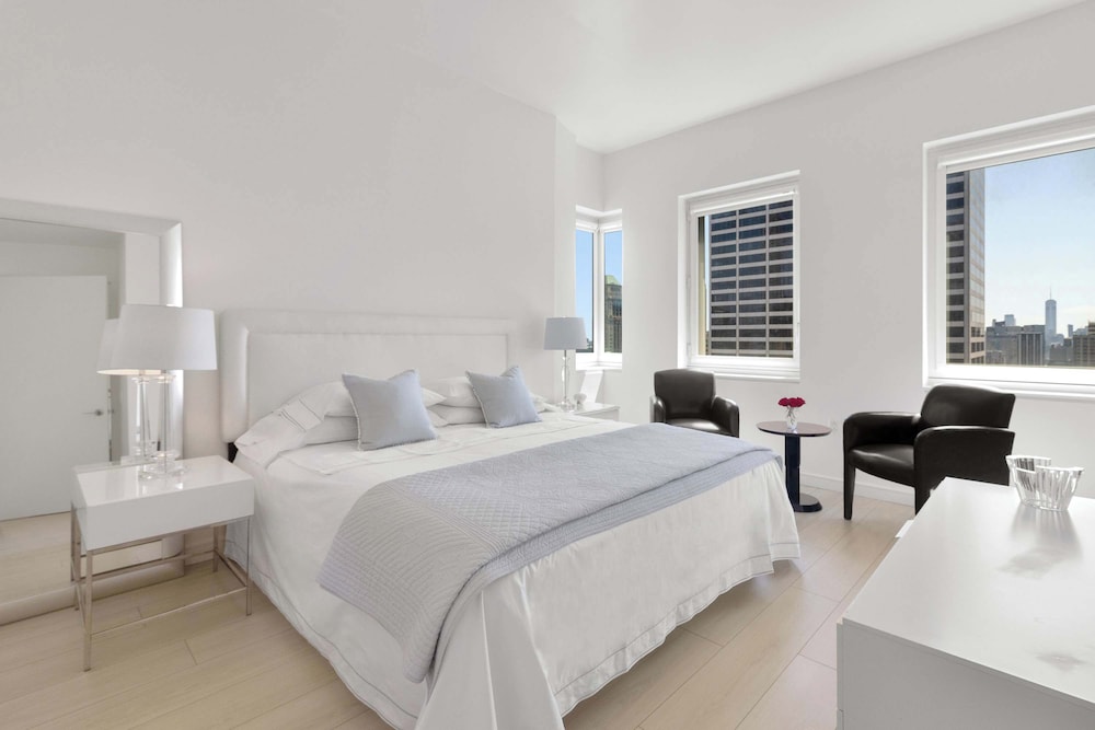 Corporate or Luxury 4 Bedroom Penthouse Steps From Times Square Sleeps 8 - Image 4