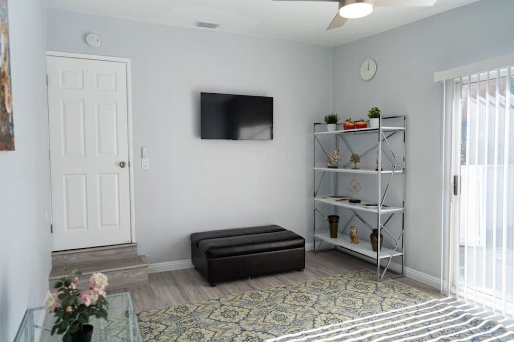 Disneyland 5BR Fullerton House Fully Remodeled 2023 w Garage Fenced Yard p61