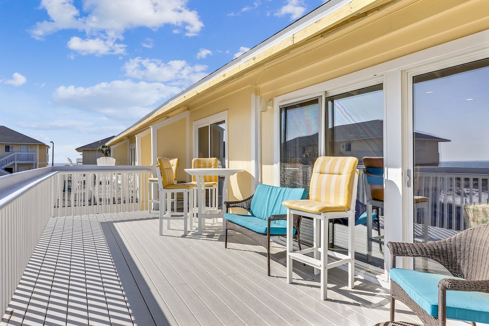 Sandpiper Cove 2136 2 Bedroom Condo by RedAwning