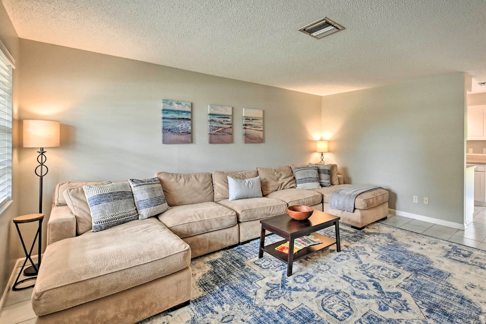Family-friendly Home ~ 4 Mi to Naples Beach & Pier