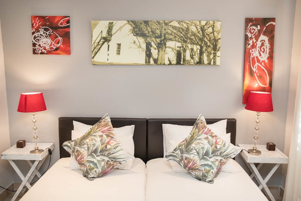Four Oaks Guesthouse