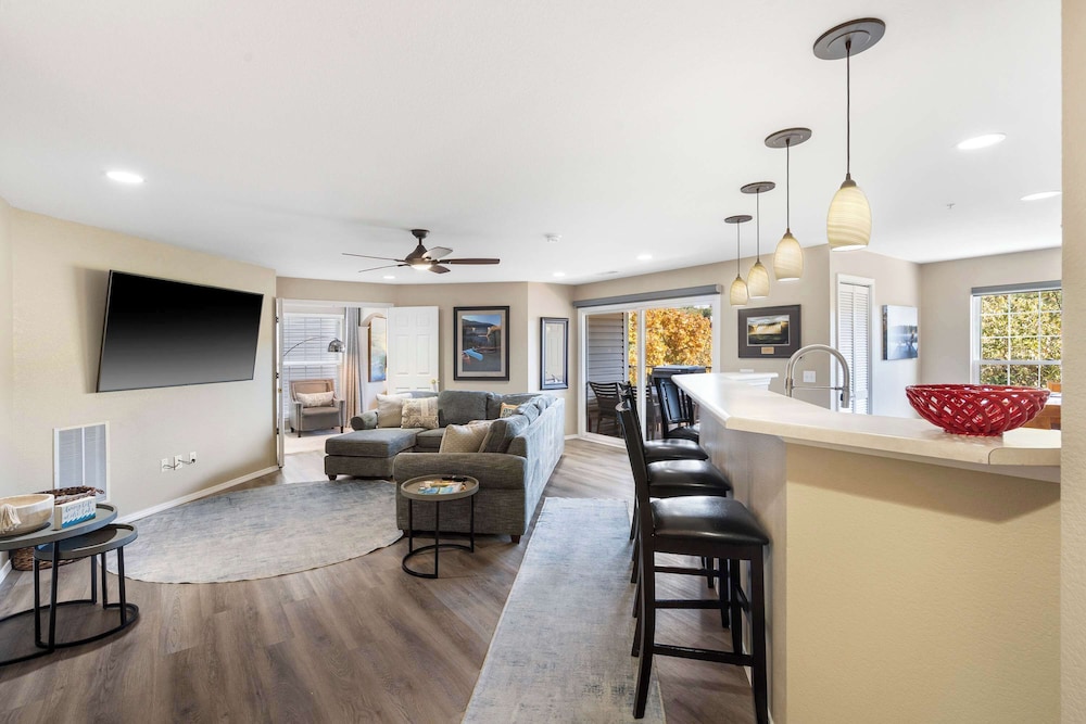 Edgewater Escape Stay for 6