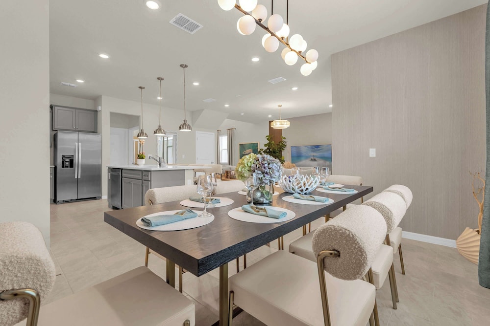 Upstay Disney 5BR Movie Mansionwindsor Cay Resort
