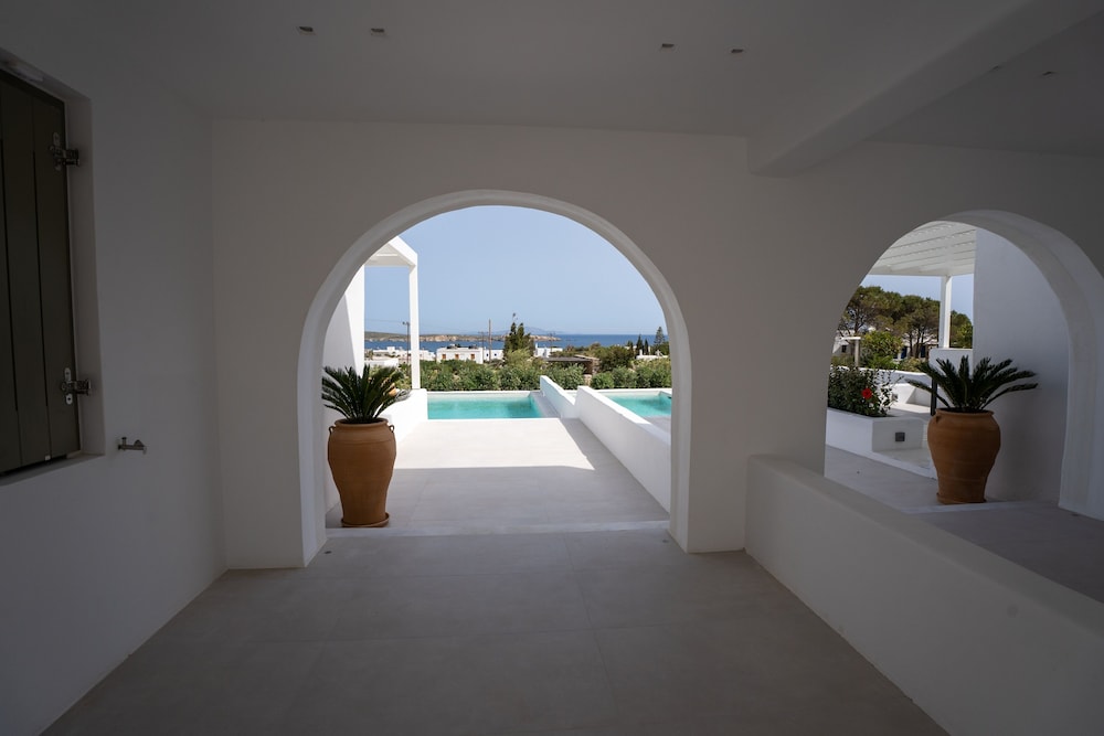 Luxury Paradise Villa Odyssey In Paros view 4