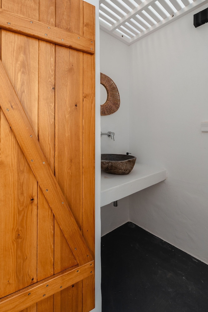 Villa Kaya Plaka With 3 Bedrooms and 3 Bathrooms