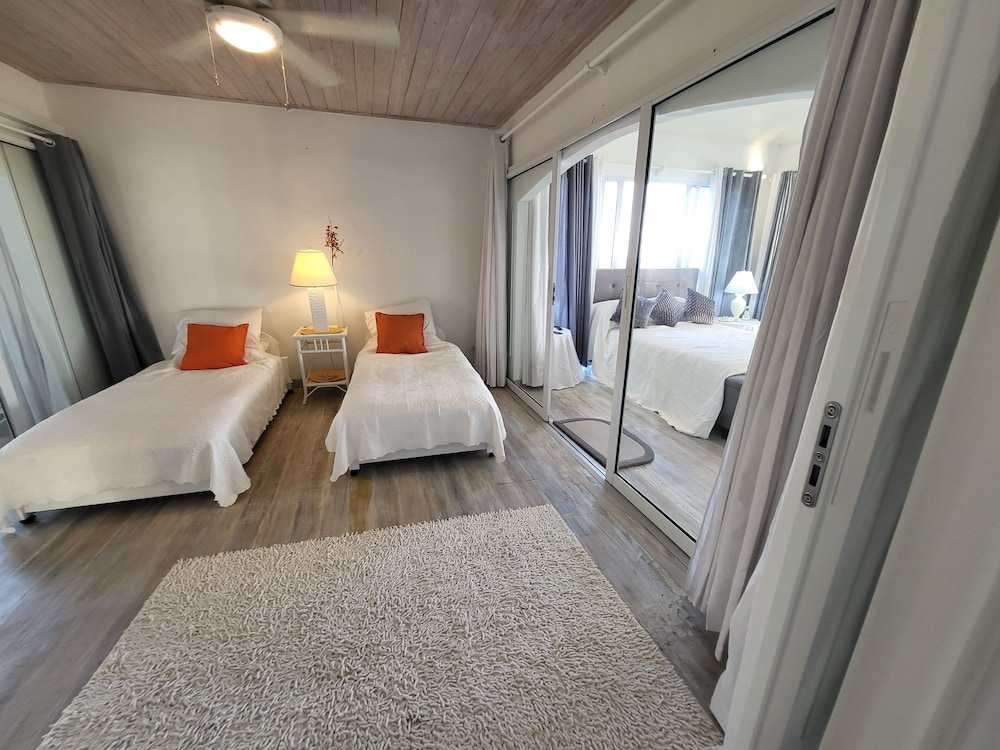 Unique Rare Villa! Retreat Style, Full Sea Views With Private Pool & Hot Tub! 3 Bedroom Villa by RedAwning view 5